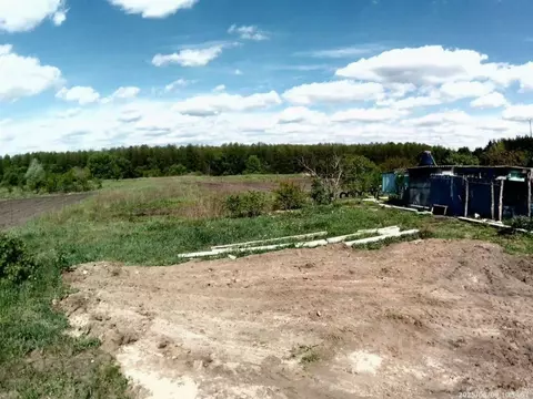 Участок в Белгородская область, Старооскольский городской округ, с. ...