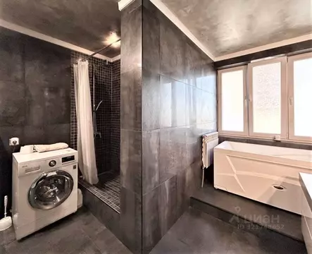 2-к кв. Башкортостан, Уфа Коммунистическая ул., 107 (57.2 м)