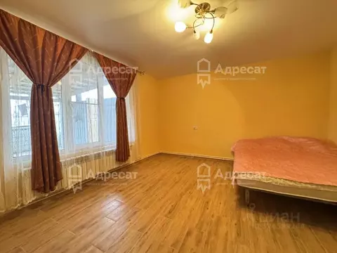 Дом в Волгоградская область, Волгоград Мичуринец СНТ, № 5 массив, ул. ...