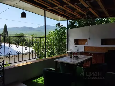 Дом в Крым, Алушта муниципальный округ, с. Изобильное ул. Изобильная, ...