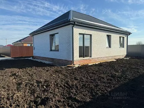 Дом в Краснодарский край, Динской район, Новотитаровская ст-ца ул. ...