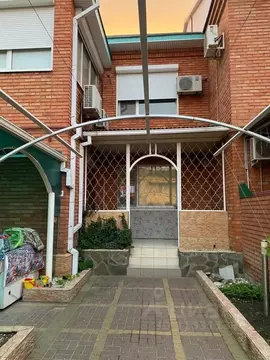 Дом в Краснодарский край, Ейск 3-й мкр,  (240 м)