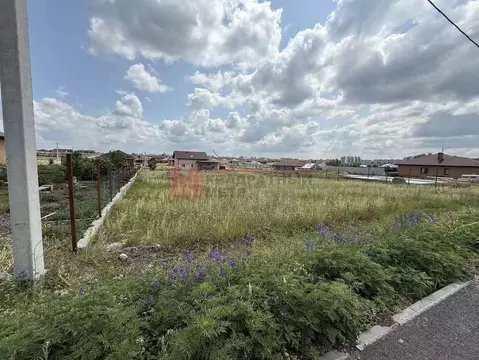 Участок в Белгородская область, Старый Оскол ул. Рассветная (15.0 ...