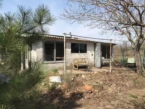 Дом в Волгоградская область, Волгоград Дзержинец СНТ, Степной массив, ...