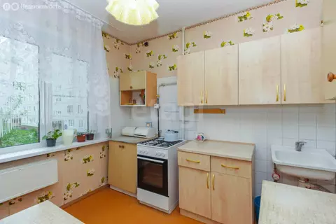 3-комнатная квартира: Омск, улица 70 лет Октября, 12 (63.2 м)