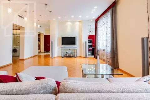 3-к кв. Москва Мосфильмовская ул., 70к1 (145.0 м)