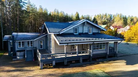 Дом в Ленинградская область, Приозерский район, Раздольевское с/пос, ...