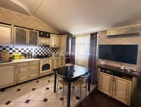 2-к кв. Крым, Симферополь ул. Камская, 27 (77.8 м)