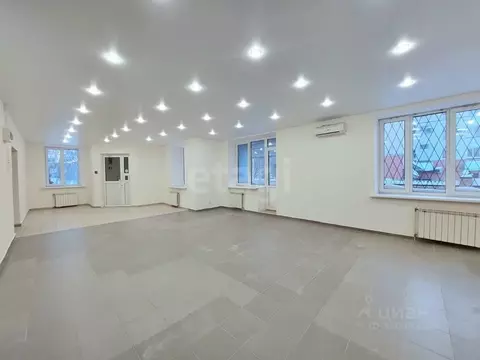Помещение свободного назначения в Татарстан, Казань ул. Хади Такташа, ...