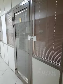 Помещение свободного назначения в Тюменская область, Ишим ул. Карла ...