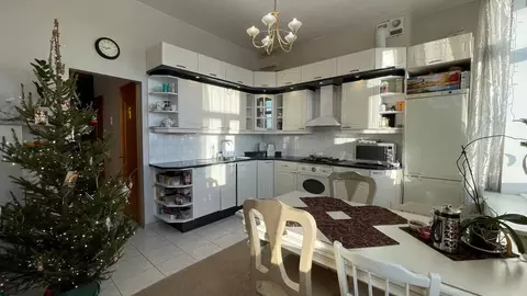 3-к кв. Санкт-Петербург Выборгская ул., 10к1 (88.0 м)