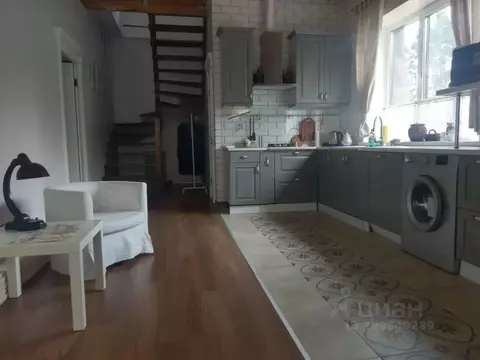 Дом в Псковская область, Пушкиногорье городское поселение, д. ...