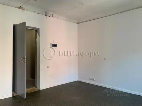 Торговая площадь в Санкт-Петербург Гражданская ул., 13-15 (17 м)