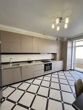 2-к кв. Астраханская область, Астрахань Днепровская ул., 4 (80.0 м)