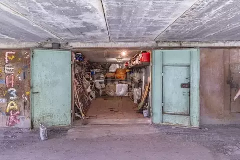 Гараж в Тюменская область, Тюмень ул. 50 лет Октября, 8А (18 м)