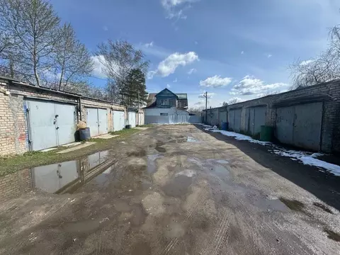 Гараж в Ленинградская область, Гатчина ул. Правды, 17 (18 м)