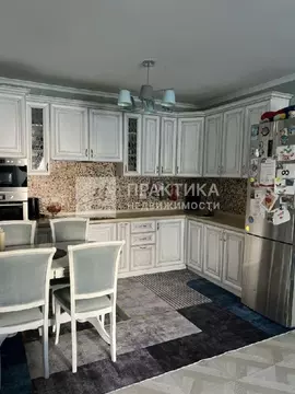 Продается 3-комнатная квартира