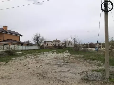 Участок в Ростовская область, Усть-Донецкий район, Апаринский хут. ул. ...