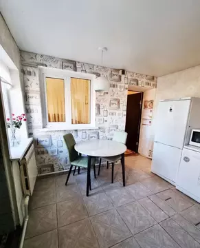 3-к кв. Оренбургская область, Оренбург пос. Строителей, ул. ...