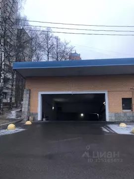 Гараж в Москва ул. Лобачевского, 8 (20 м)
