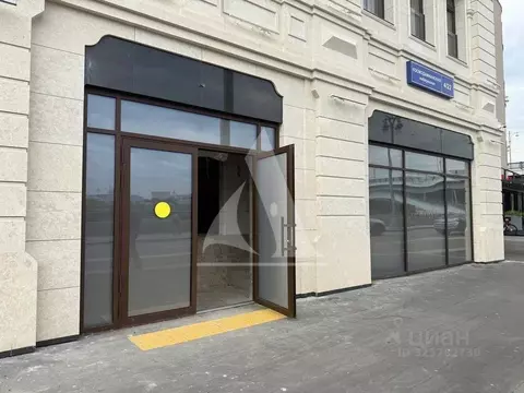 Торговая площадь в Москва Космодамианская наб., 4/22кВ (75 м)