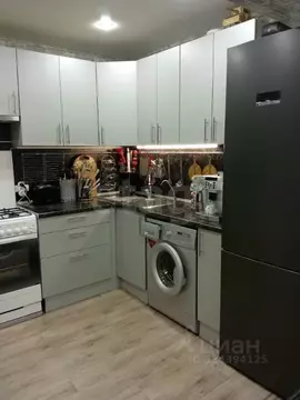 4-к кв. Омская область, Омск Моторная ул., 10 (59.0 м)