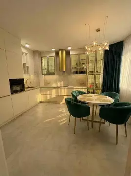 Продается 4-комнатная квартира