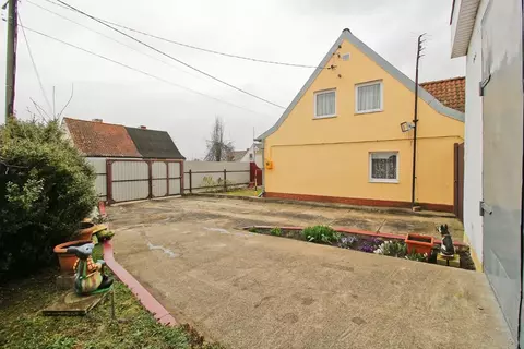 Дом в Калининградская область, Советск Вишневая ул. (77 м)