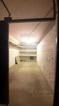 Гараж в Москва Мосфильмовская ул., 51АС2 (18 м)