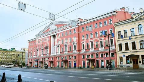 Офис в Санкт-Петербург Невский просп., 68а (445 м)