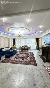 4-комнатная квартира: Махачкала, улица Эльзы Ибрагимовой, 5к4 (143 м)