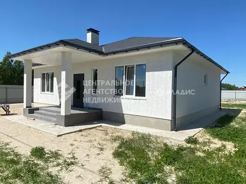 Дом в Рязанская область, Рязанский район, Дубровическое с/пос, с. ...