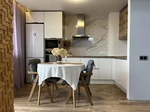 2-к кв. Свердловская область, Екатеринбург ул. Рощинская, 29 (70.9 м)