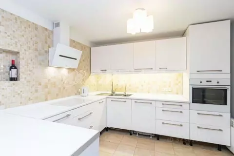 4-к кв. Тюменская область, Тюмень ул. Николая Чаплина, 132 (74.6 м)