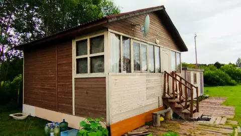 Дом в Ленинградская область, Киришский район, Пчевжинское с/пос, пос. ...