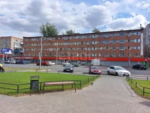 Торговая площадь (350 м)