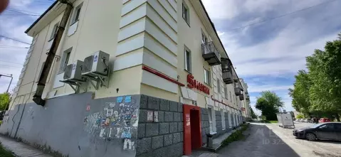 Торговая площадь в Свердловская область, Асбест ул. 8 Марта, 19 (490 ...