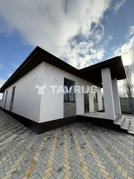 Дом в Крым, Симферопольский район, с. Мирное ул. Владимира Терехова, ...