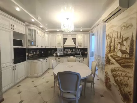 Продается 3-комнатная квартира