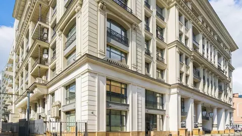 Продается 6-комнатная квартира