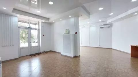 Помещение свободного назначения в Краснодарский край, Краснодар ул. ...