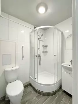 2-к кв. Омская область, Омск пос. Амурский, ул. Багратиона, 12 (43.0 ...