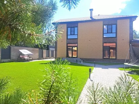 Коттедж в Алтайский край, Барнаул Спутник мкр,  (216 м)