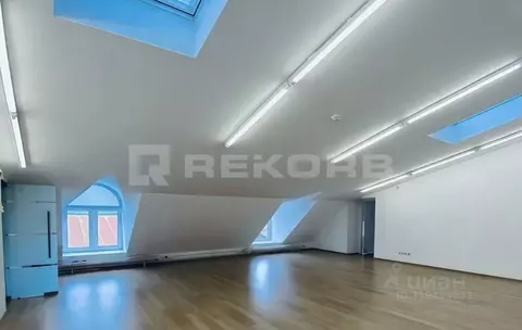 Офис в Санкт-Петербург Банковский пер., 6 (83 м)