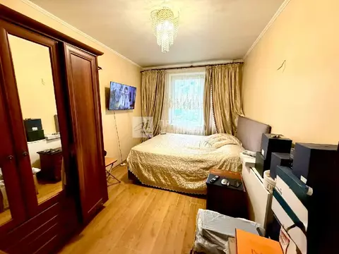 Продается 4-комнатная квартира