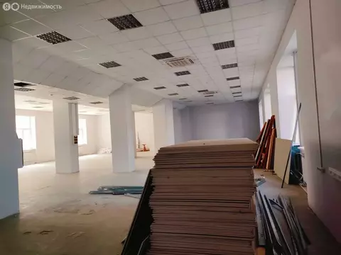 Склад (690 м)
