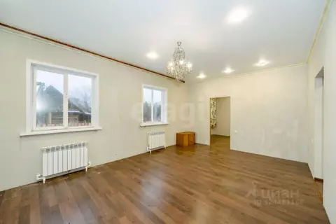 Дом в Алтайский край, Бийский район, с. Верх-Катунское  (224 м)