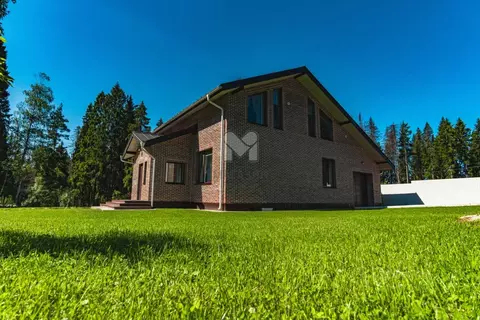 Дом в Ленинградская область, Выборгский район, пос. Первомайское ул. ...