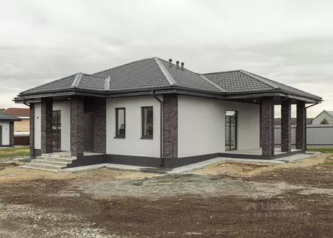 Дом в Свердловская область, Сысертский муниципальный округ, д. ...