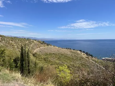 Участок в Крым, Алушта муниципальный округ, с. Лазурное ул. Слуцкого ...